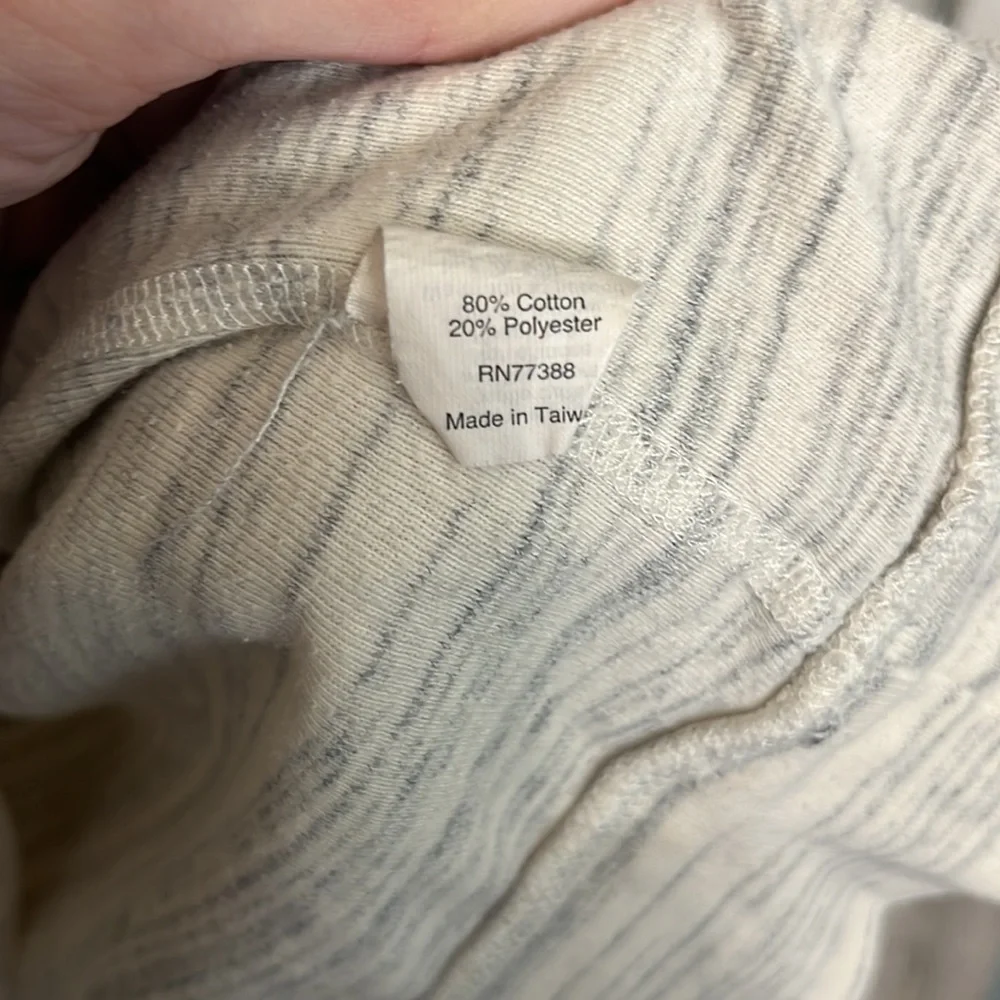 A38 large white sweatshirt size L J CREW #A38